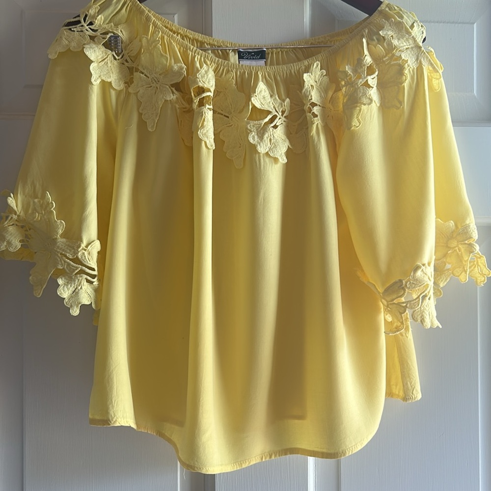 Yellow Lace Trim Top… will require ironing, but is so cute for spring 🌼